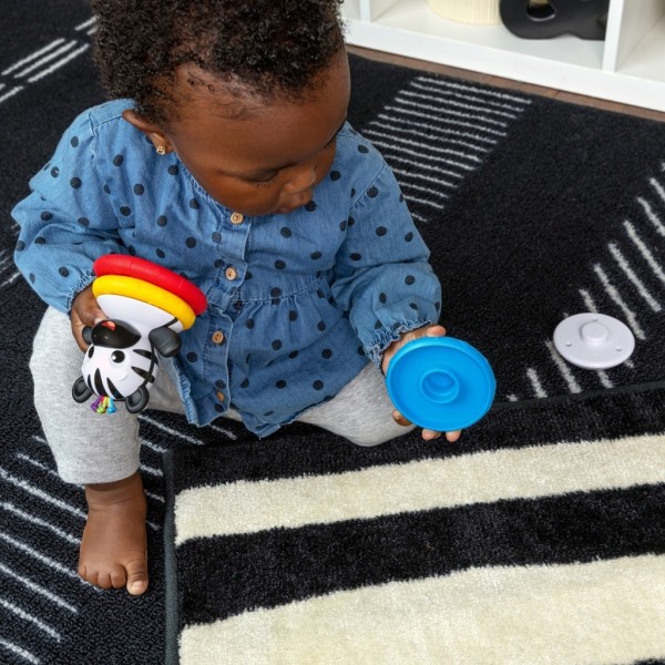 BABY EINSTEIN Kousátko stohovací zebra Stack & Wobble Zen™ 3m+