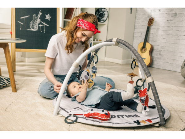 TINY LOVE Hrací deka s hrazdou Gymini Tiny Rockers