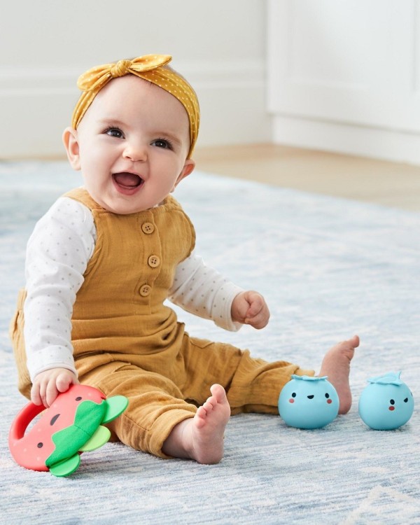 SKIP HOP Chrastítko Farmstand Berry Cute Band set 3 ks, 3m+