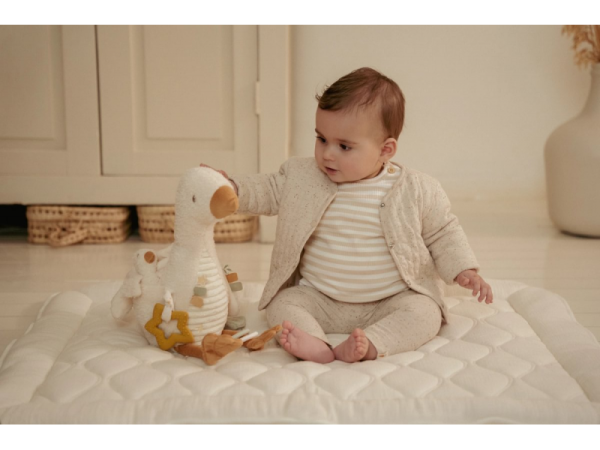 LITTLE DUTCH Husa plyšová s aktivitami Newborn Naturals