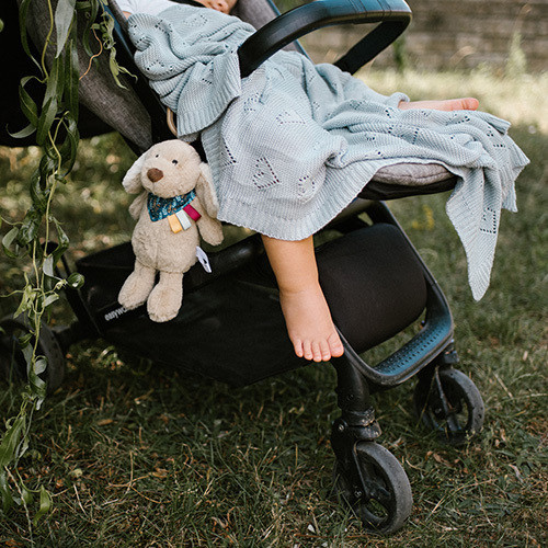 BABYONO Deka pletená bambusová srdce 75x100 cm