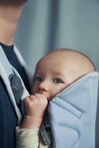 Ergonomické nosítko Babybjorn ONE Light blue/Light gray cotton limitovaná edice