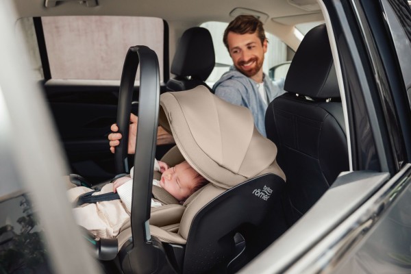 BRITAX  Set Autosedačka Baby-Safe Pro  40-85 cm + Vario Base 5Z Bundle