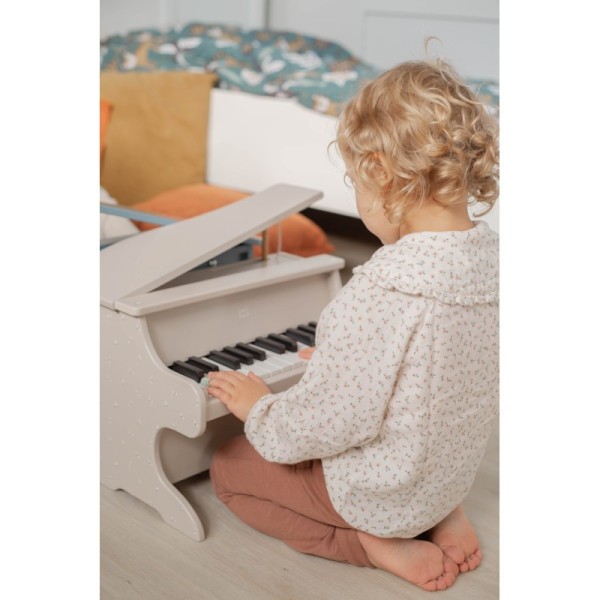 Label Label Dřevěné piano