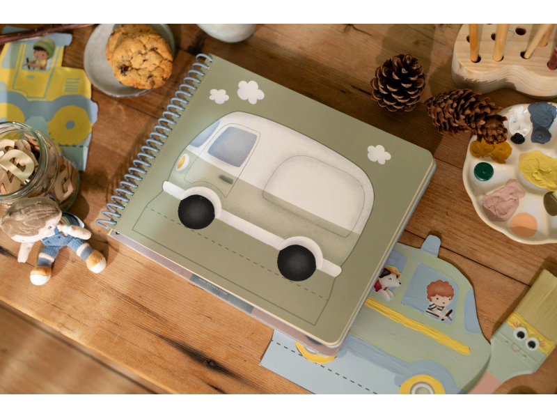 LITTLE DUTCH Kniha s vystřihovacími auty Jim