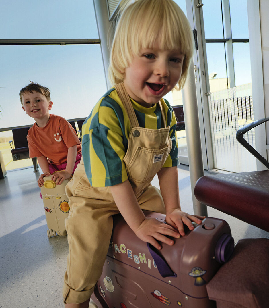 STOKKE® JetKids™ BedBox® set s batohem