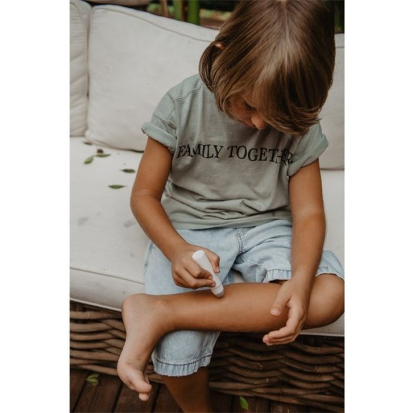 SUAVINEX Citronella Tyčinka roll-on po kousnutí hmyzem, komárem, vší i klíštětem 15 ml NOVINKA