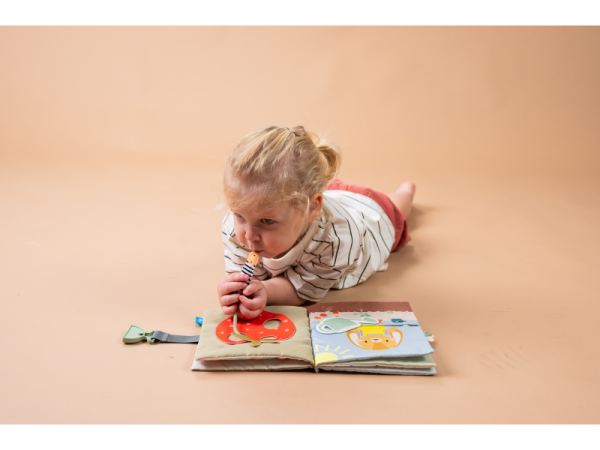 TAF TOYS Knížka s aktivitami My 1st Busy Book