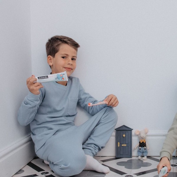 SUAVINEX Dětská zubní pasta JUNIOR s jahodovou příchutí - 75 ml