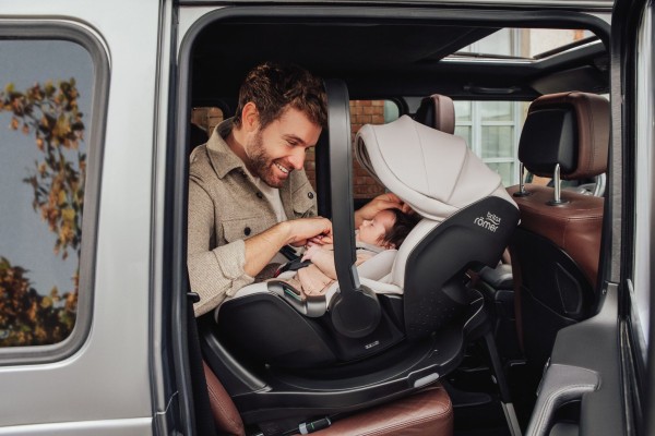 BRITAX  Set Autosedačka Baby-Safe Pro  40-85 cm + Vario Base 5Z Bundle