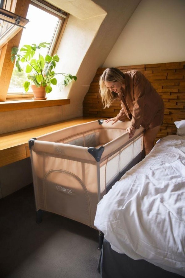 MOMI Cestovní postýlka BELOVE PLUS