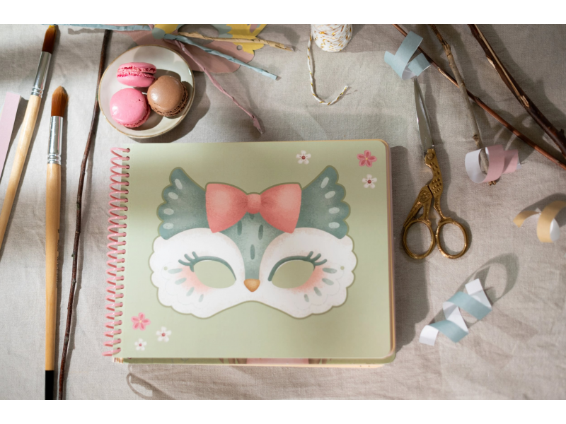 LITTLE DUTCH Kniha s vystřihovacími maskami Rosa