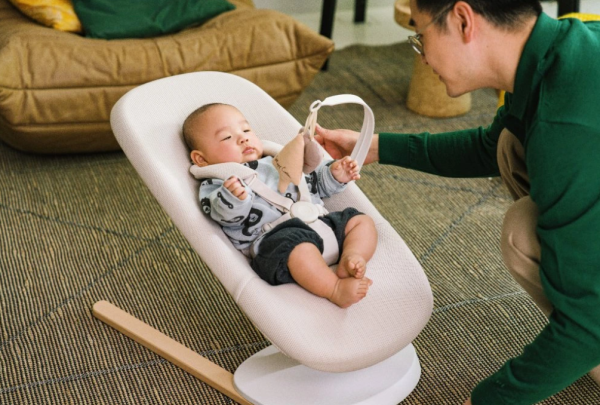 STOKKE YOGA™ Baby Bouncer & Swing Lehátko