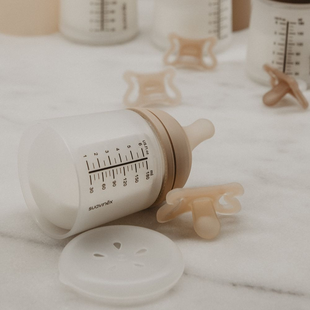 SUAVINEX SADA ANTIKOLIKOVÁ Zerø.Zerø™ LIGHT LÁHEV 180 ml A + dudlík Zerø.Zerø™ -2/ 2M