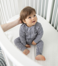 STOKKE Sleepi™ Bed V3 Postýlka