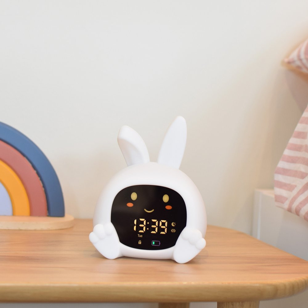 ZAZU Králíček SARAH  - tréninkový budík s nočním světlem a melodiemi