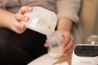 MOMI Odsávačka mateřského mléka Kidnort Amme