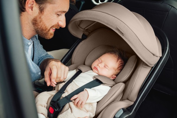 BRITAX  Set Autosedačka Baby-Safe Pro  40-85 cm + Vario Base 5Z Bundle