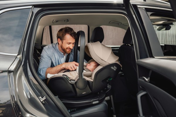 BRITAX  Set Autosedačka Baby-Safe Pro  40-85 cm + Vario Base 5Z Bundle