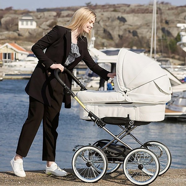 Klasická konstrukce Emmaljunga chassis DUO de Luxe