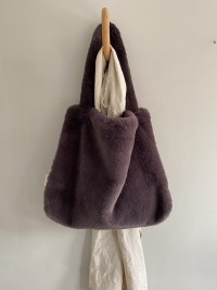 Studio Noos Taška faux fur mom-bag