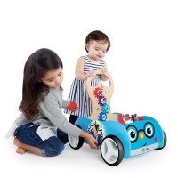 BABY EINSTEIN Hračka dřevěná aktivní vlečka Discovery Buggy HAPE 12m+