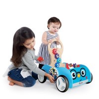 BABY EINSTEIN Hračka dřevěná aktivní vlečka Discovery Buggy HAPE 12m+