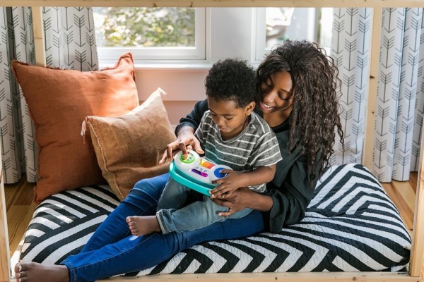 BABY EINSTEIN Hračka hudební přehrávač Toddler Jams 1r+