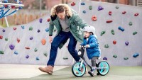 Kočárek sportovní Grande City Black Kinderkraft + Dětské odrážedlo 2WAY Next