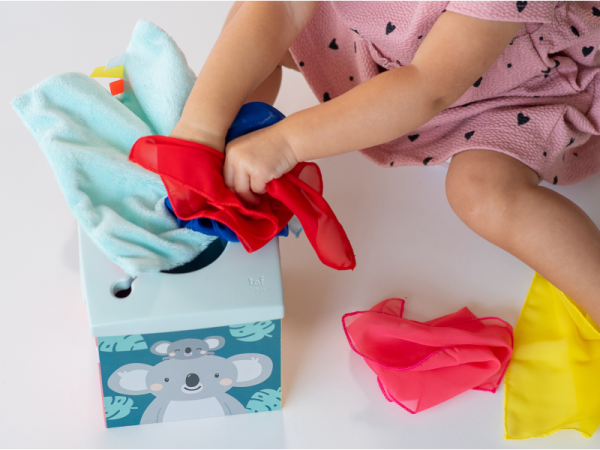 TAF TOYS Box s šátky Koala Kimmi
