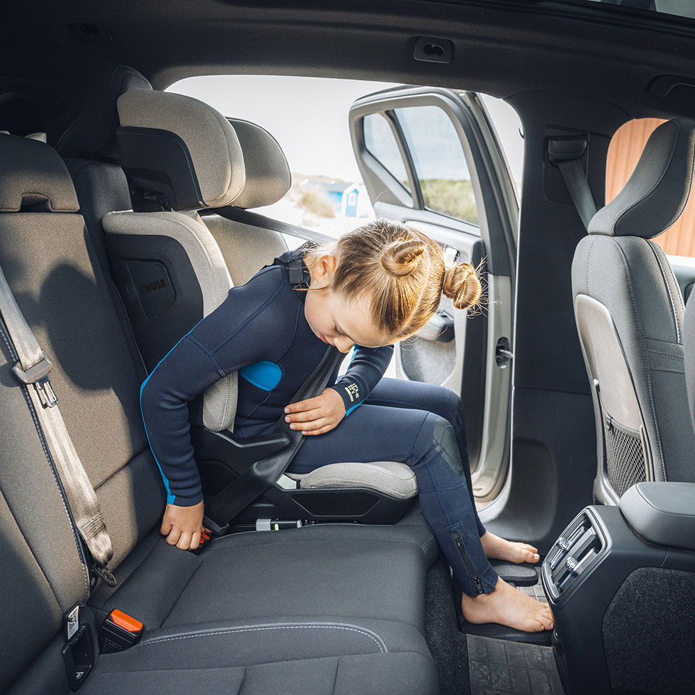 THULE Autosedačka i-Size s vysokým opěradlem Palm (100-150 cm)