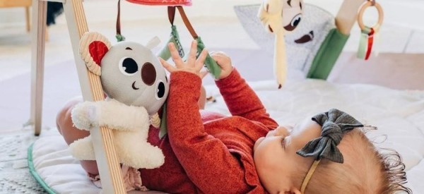 TINY LOVE Hrací deka s dřevěnou hrazdou Boho Chic