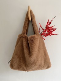 Studio Noos Taška faux fur mom-bag