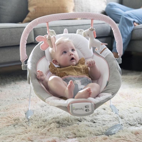 INGENUITY Lehátko vibrující s melodií Flora the Unicorn™ 0 m+, do 9 kg