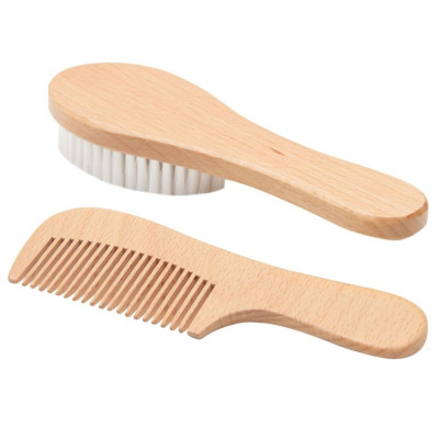 Hřeben a kartáč s dřevěnou rukojetí