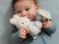 LITTLE DUTCH Chrastítko s korálky králíček Miffy