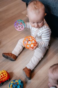 OBALL Hračka Oball RATTLE 10 cm 0m+ OBALL Hračka Oball RATTLE 10 cm 0m+
