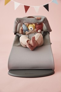 Lehátko Babybjorn Bouncer Bliss Light Grey 3D Jersey s hračkou textilní Soft friends