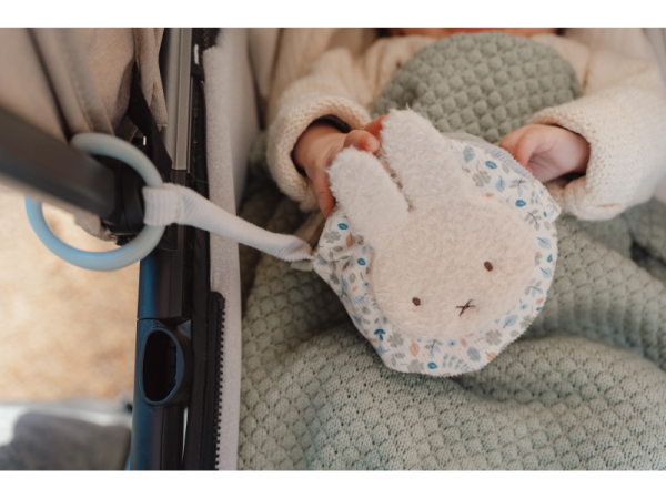 LITTLE DUTCH Závěsná textilní knížka králíček Miffy