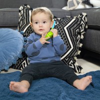 BABY EINSTEIN Hračka hudební telefon Shell Phone™ 6m+
