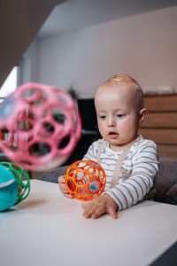 OBALL Hračka Oball RATTLE 10 cm 0m+ OBALL Hračka Oball RATTLE 10 cm 0m+