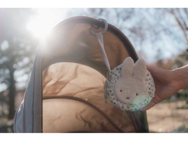 LITTLE DUTCH Závěsná textilní knížka králíček Miffy