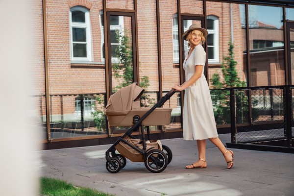 BRITAX Set kočárek Smile 5Z + hluboká korba + autosedačka Baby-Safe PRO