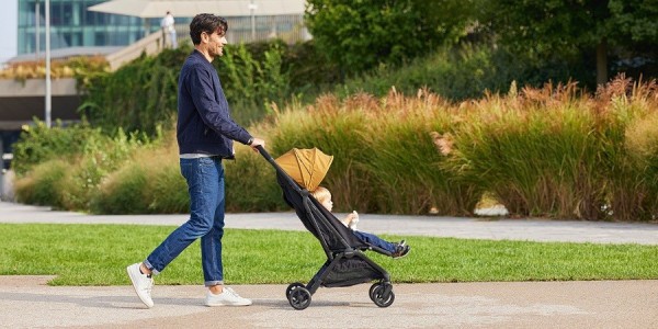 RECARO Sportovní kočárek LEXA s balíčkem příslušenství zdarma