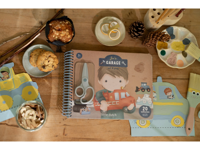 LITTLE DUTCH Kniha s vystřihovacími auty Jim