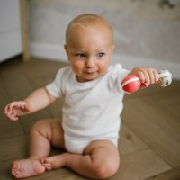 BABYONO Chrastítko s kousátkem 3m+ Ball