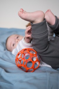 OBALL Hračka Oball RATTLE 10 cm 0m+ OBALL Hračka Oball RATTLE 10 cm 0m+