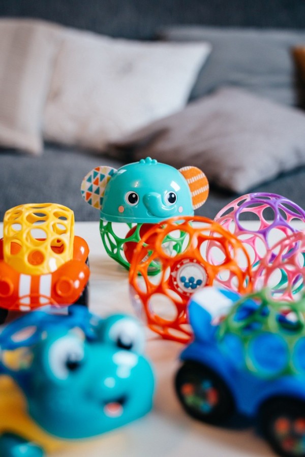 OBALL Hračka Oball RATTLE 10 cm 0m+AQUAINT 100% ekologická čisticí voda 50 ml