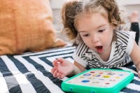 BABY EINSTEIN Hračka dřevěná hudební tablet Magic Touch HAPE 6m+