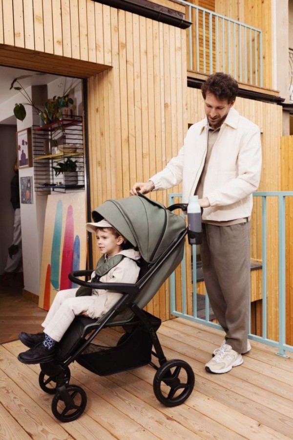 MOMI Sportovní kočárek MIYA